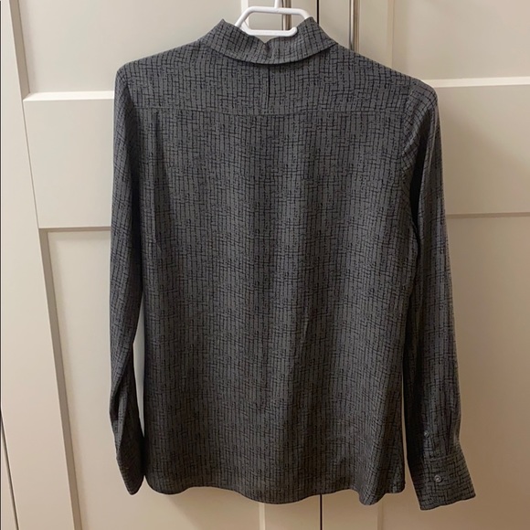 Aritzia - T. Babaton 100% silk shirt - Picture 2 of 2